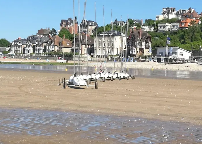 Joli Pour 2 Personnes By Interhome Villers-sur-Mer